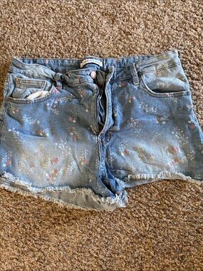 Denim Floral Cutoff Shorts - Light Blue